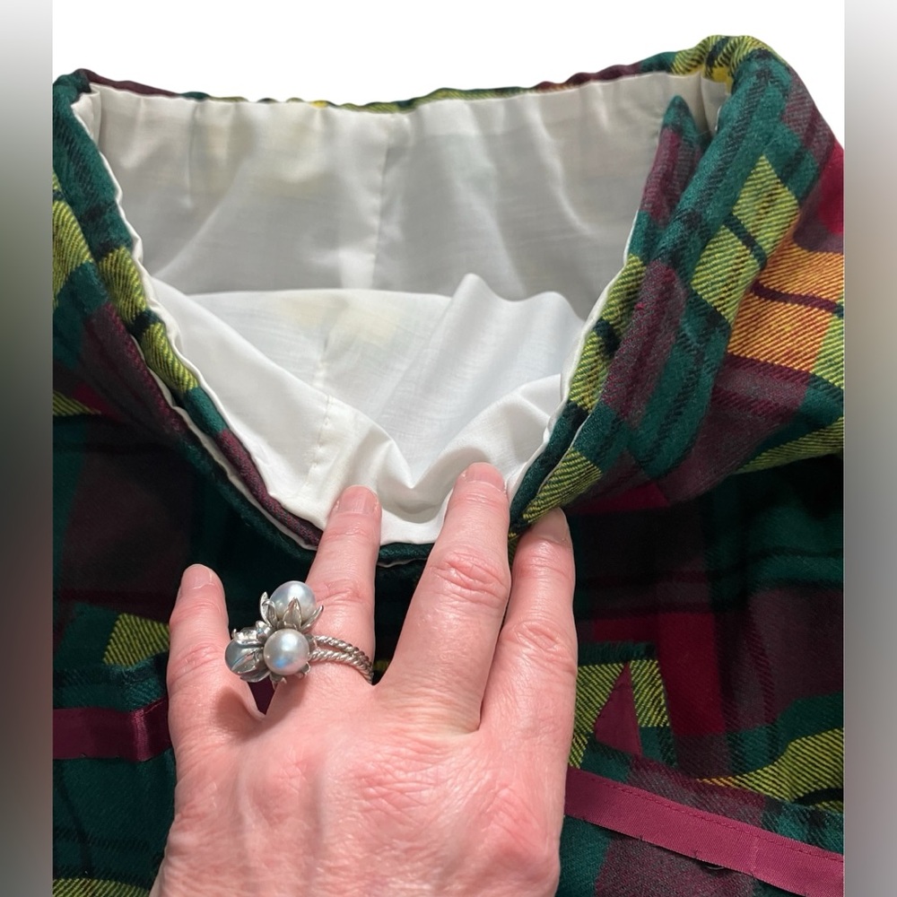 Gorgeous Heavy Scottish Plaid Kilt - Picture 9 of 11